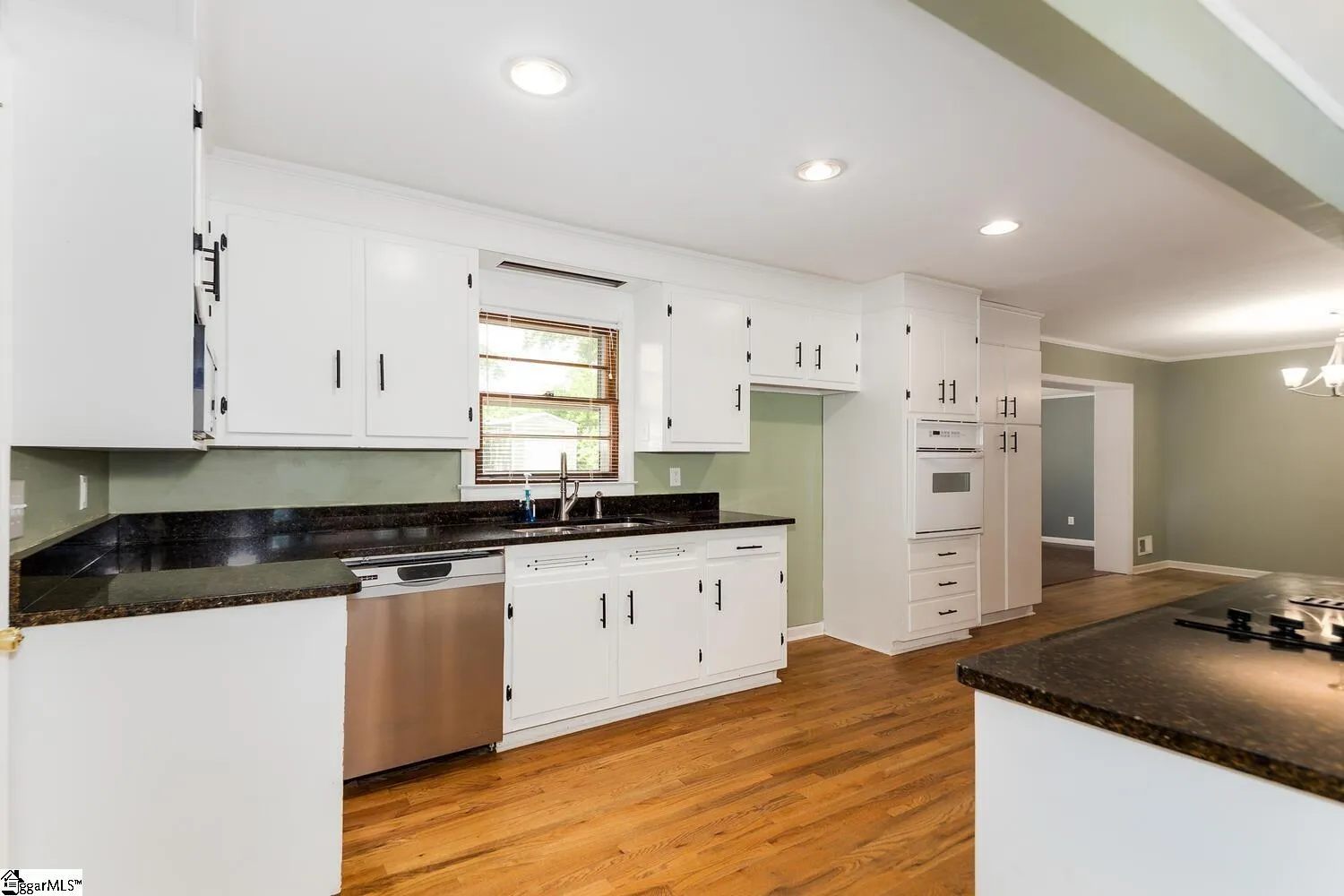 Property image 5 at 810 Marue Drive, Greenville, SC 29605