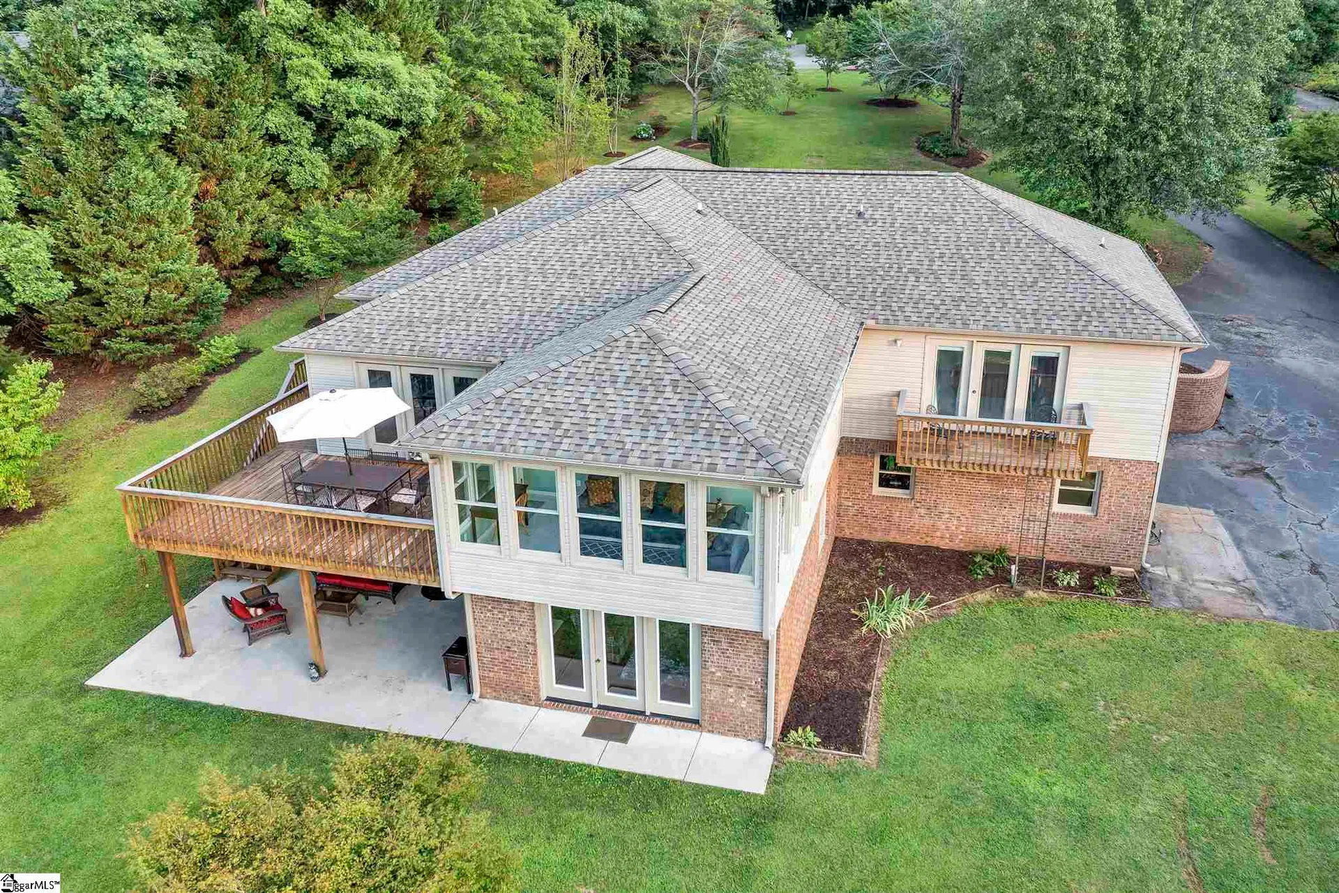 110 Lake Point Drive