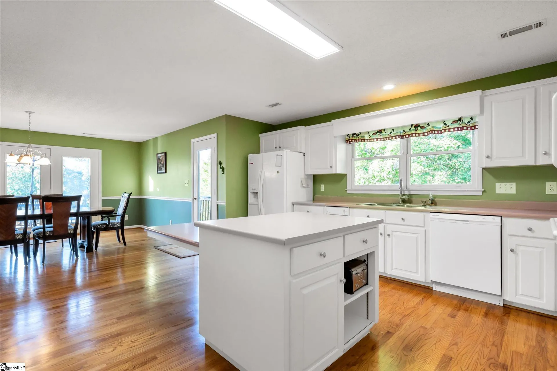 Property image 4 at 110 Lake Point Drive, Taylors, SC 29687