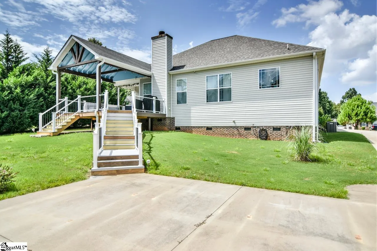 Property image 4 at 128 Ladson Lake Lane, Simpsonville, SC 29680