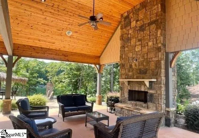 Property image 4 at 612 Crooked Trace Lane, Seneca, SC 29672