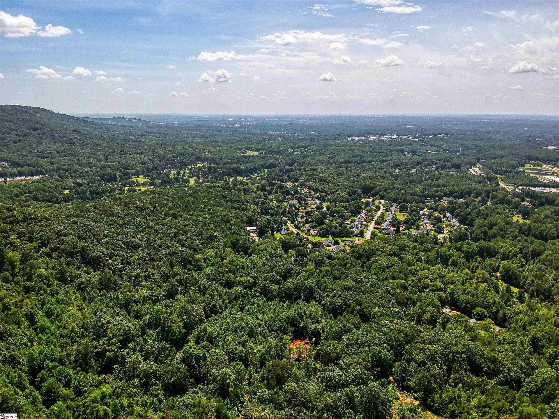 Property image 2 at 11 Tropicana Court, Greenville, SC 29609