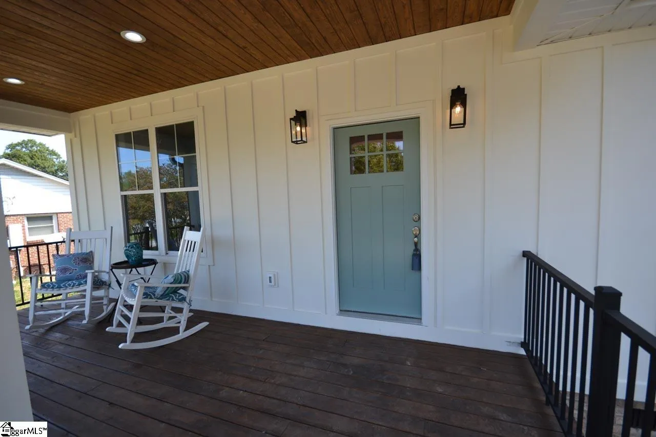 Property image 2 at 10 Timberlake Drive, Greenville, SC 29615