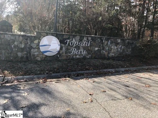 104 Topsail Drive