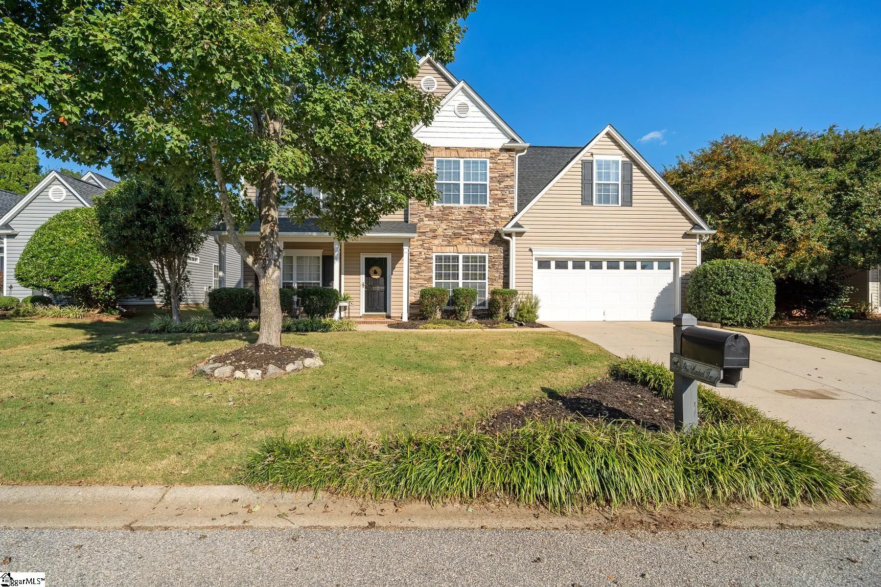 Property image 2 at 102 Crown Empire Court, Simpsonville, SC 29681