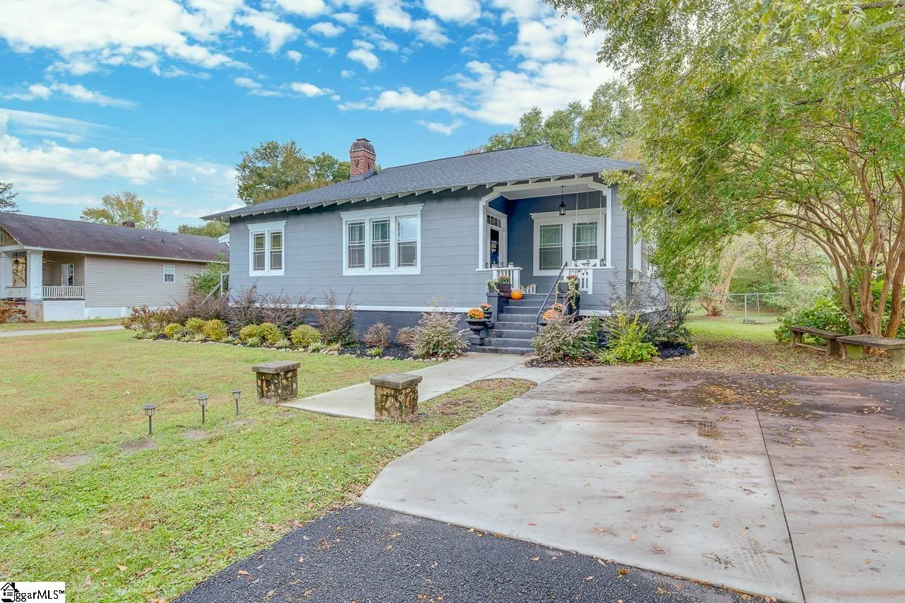 Property image 2 at 7 Maplecroft Street, Greenville, SC 29609