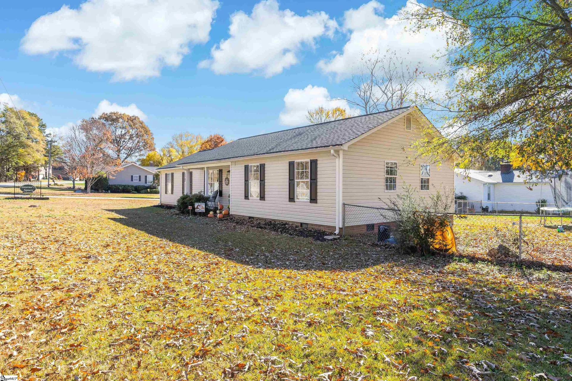 Property image 3 at 100 Governors Square, Greer, SC 29650