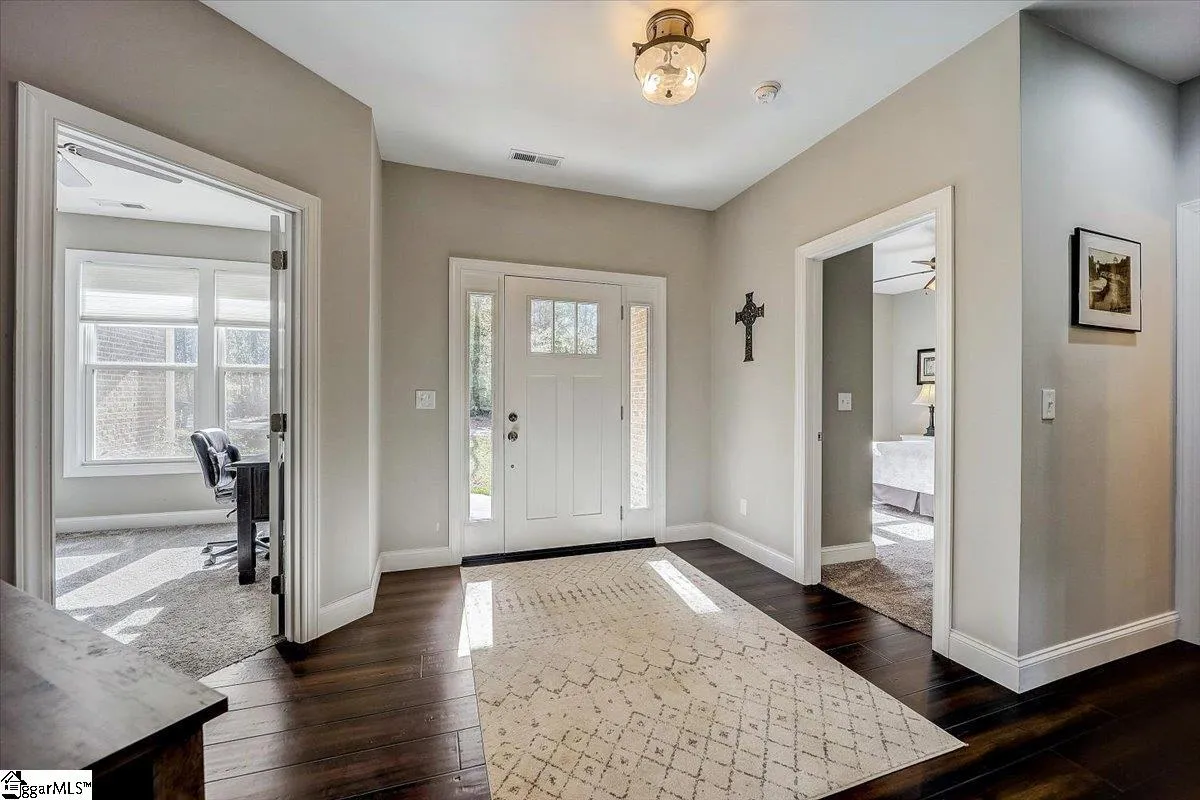 Property image 3 at 4 W Chaucer Road, Greenville, SC 29617