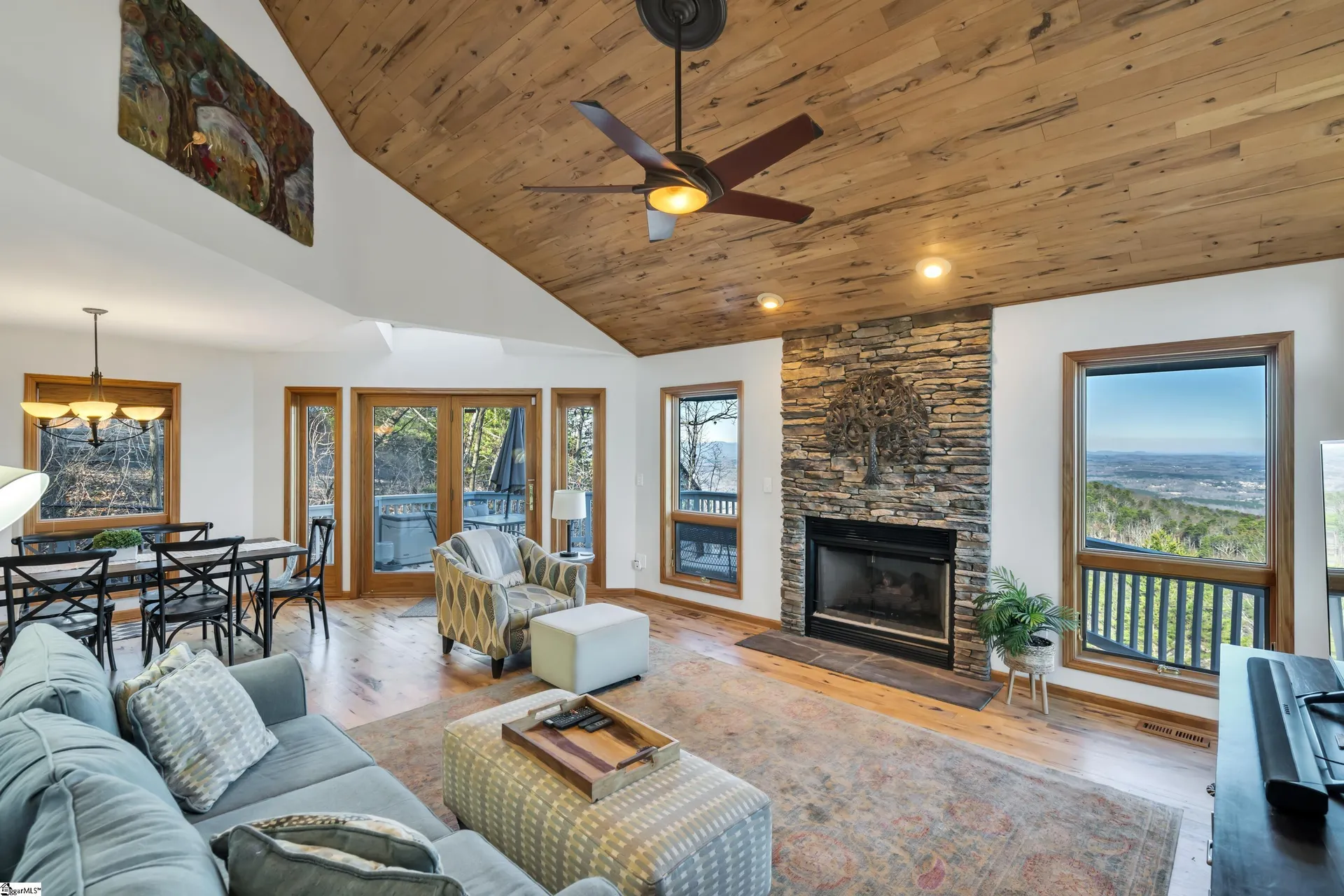 Property image 2 at 11 Old Altamont Ridge Road, Greenville, SC 29609