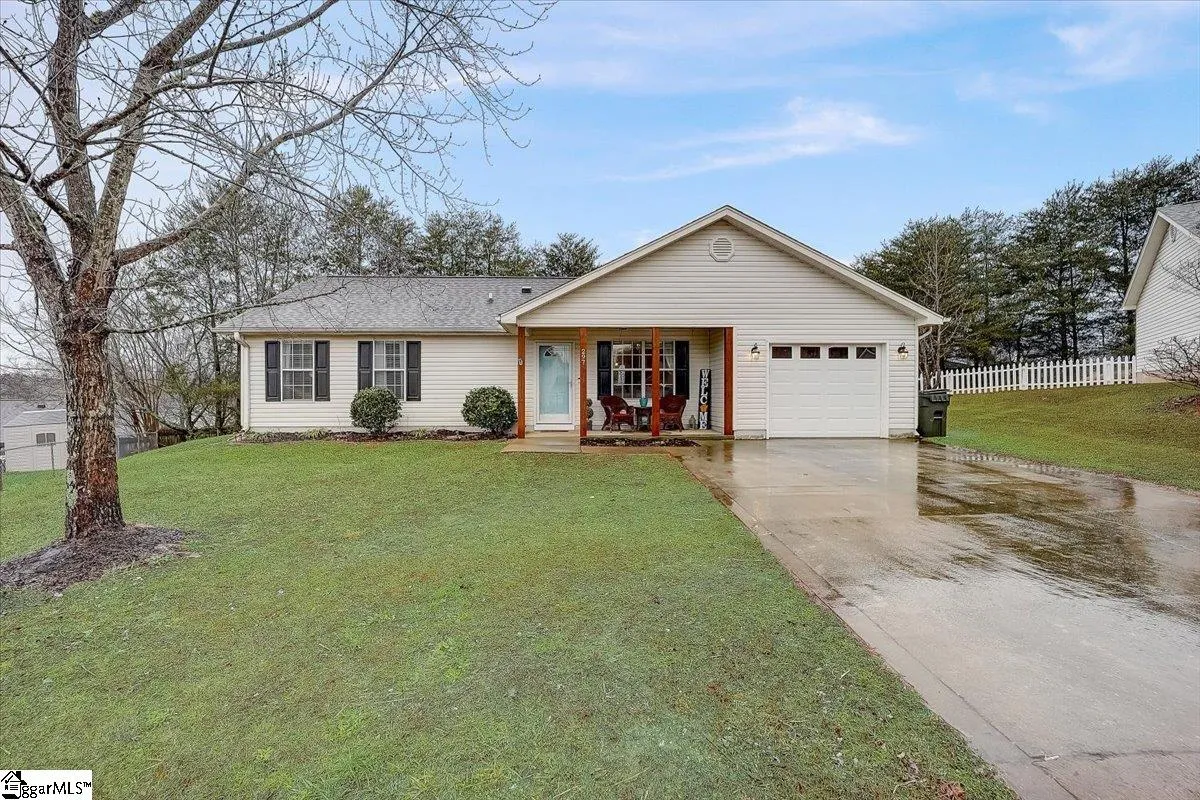 Property image 3 at 297 Milky Way, Greer, SC 29651