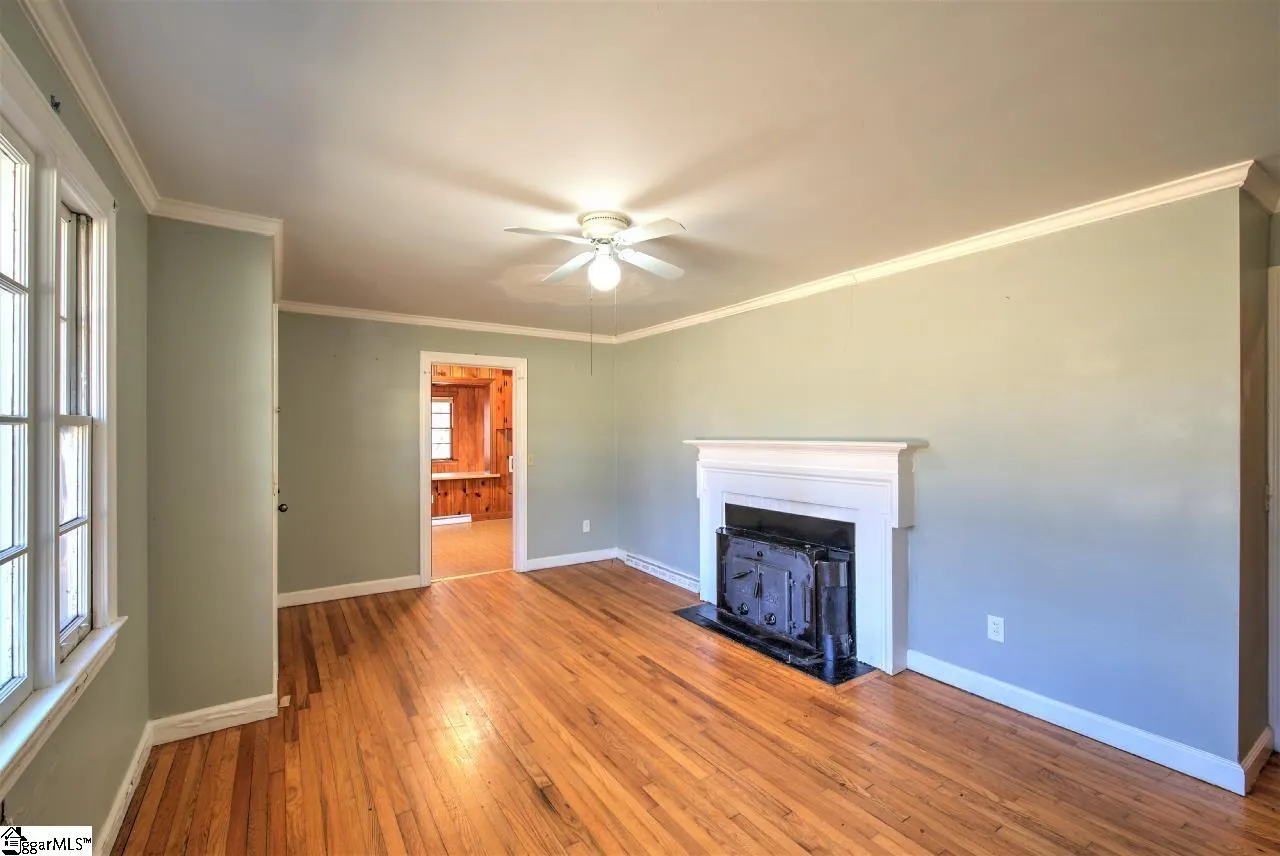 Property image 2 at 205 Helen Street, Simpsonville, SC 29681
