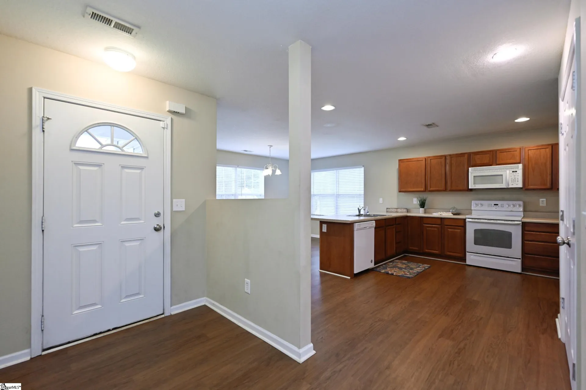 Property image 2 at 8 Landing Lane, Simpsonville, SC 29681