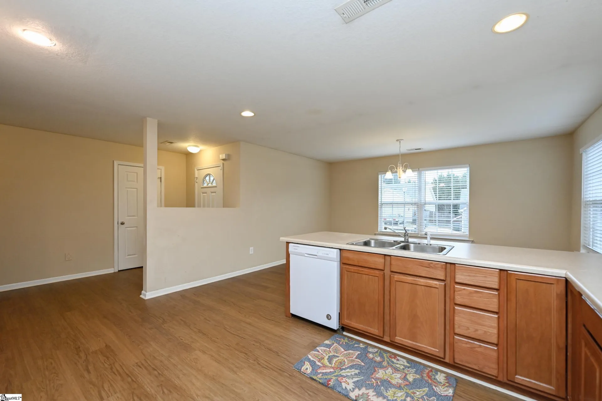 Property image 3 at 8 Landing Lane, Simpsonville, SC 29681