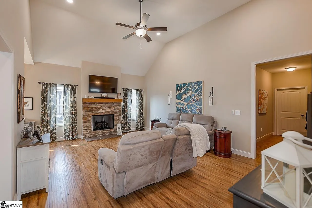 Property image 5 at 31 Caperton Way, Greer, SC 29651
