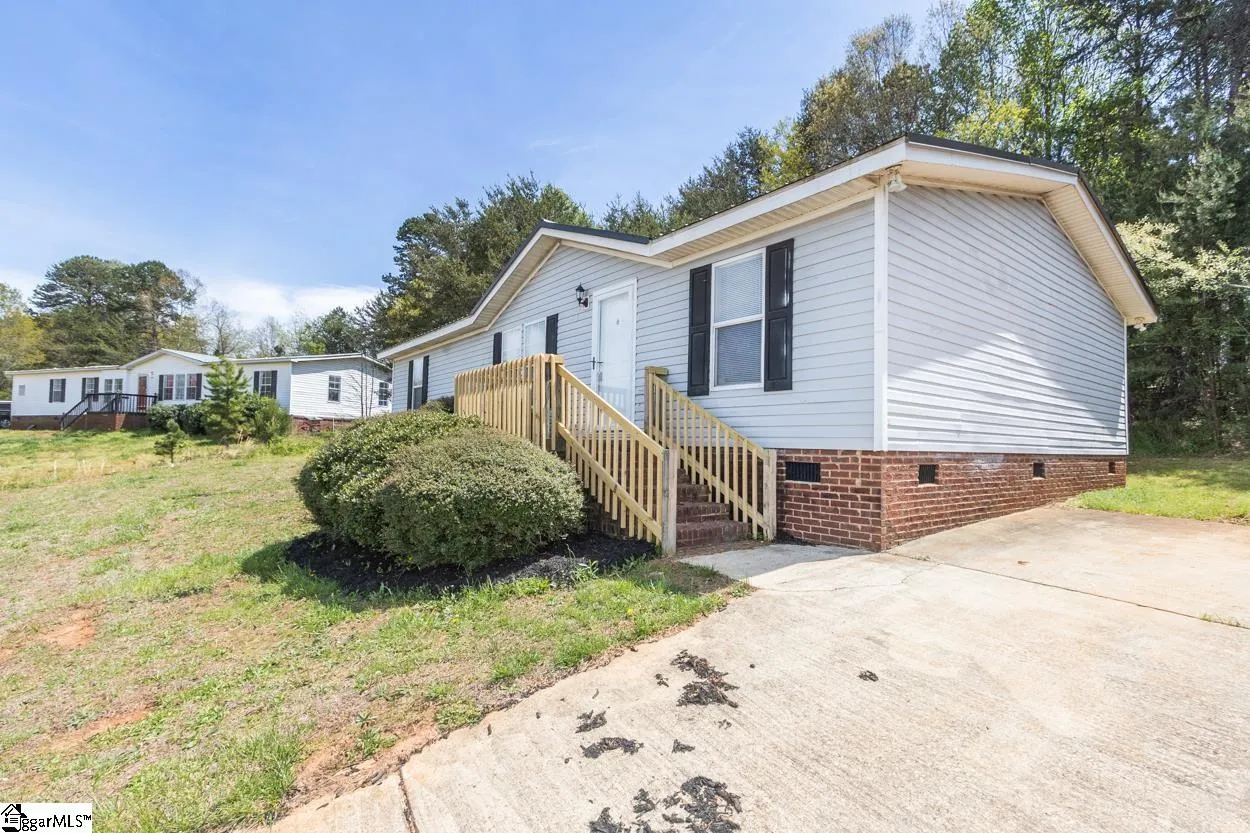 Property image 3 at 109 Carly Drive, Piedmont, SC 29673