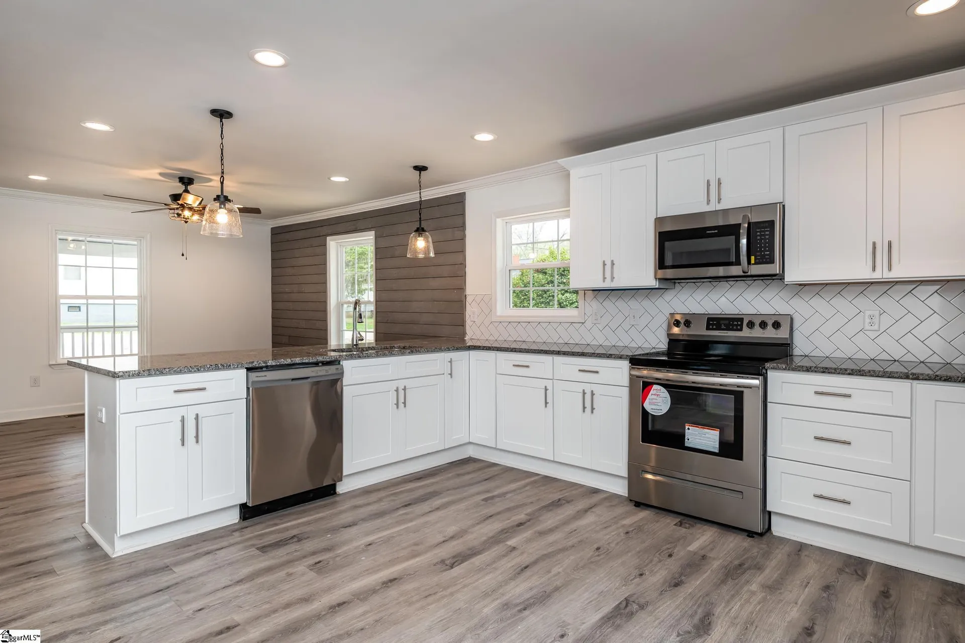 Property image 5 at 208 Heatherly Drive, Greenville, SC 29611