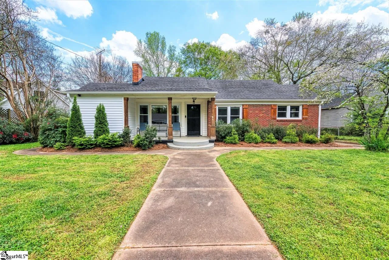 15 Circle Drive