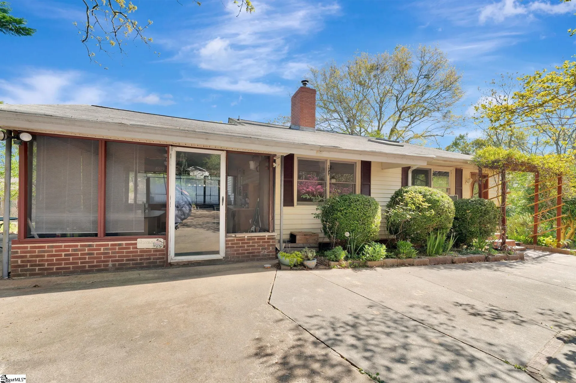 Property image 1 at 41 Ridgeway Drive, Greenville, SC 29605