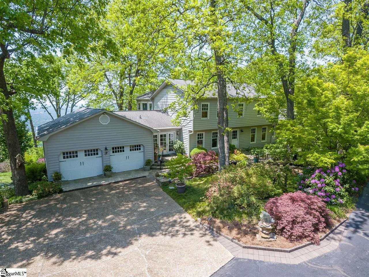 Property image 1 at 300 Lake Circle Drive, Greenville, SC 29609