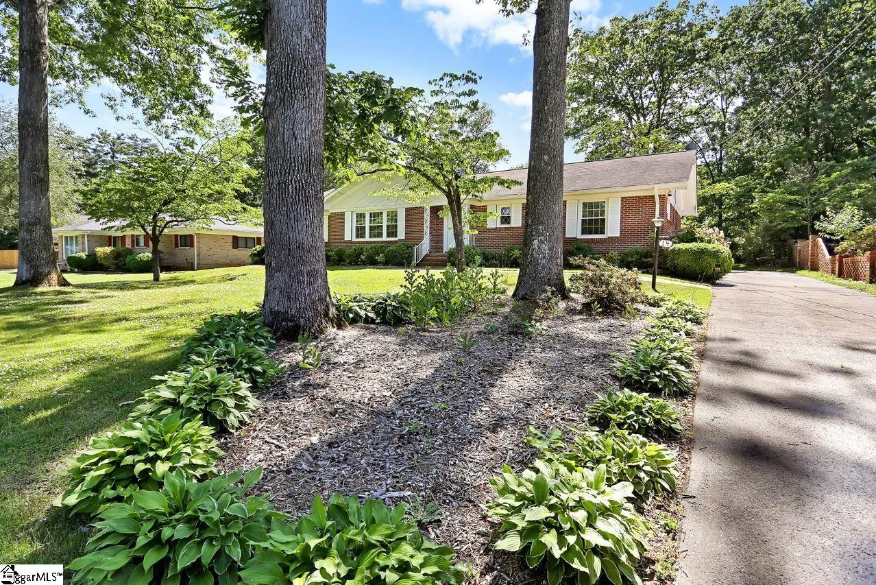Property image 2 at 14 Albain Circle, Greenville, SC 29617