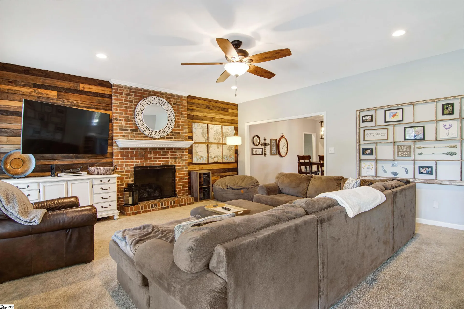 Property image 3 at 2 Darby Hill Lane, Taylors, SC 29687