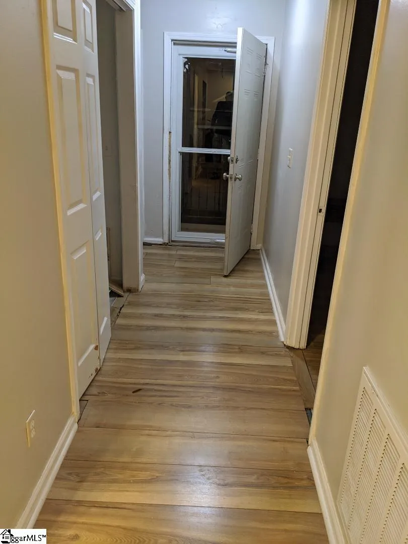 Property image 5 at 7 4th Street, Greenville, SC 29611-8300