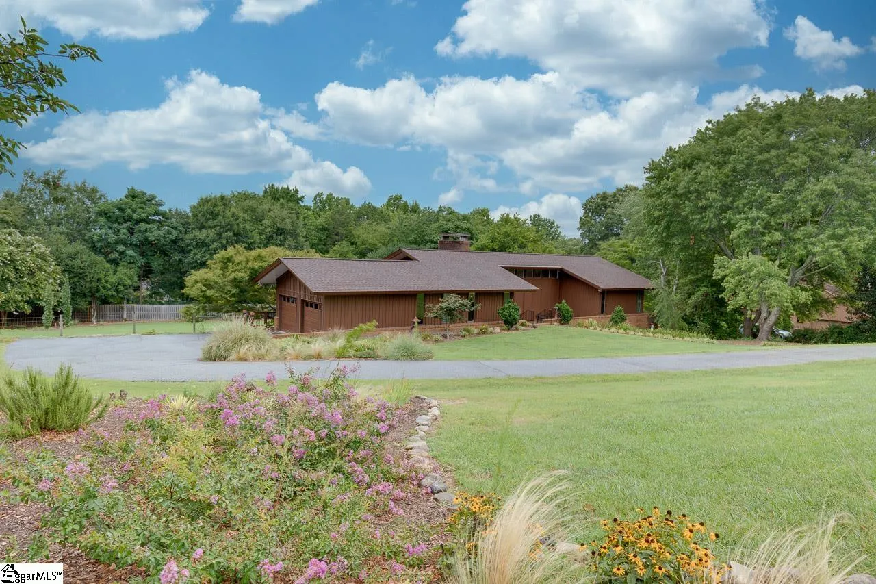 Property image 2 at 11 Darien Way, Greenville, SC 29615
