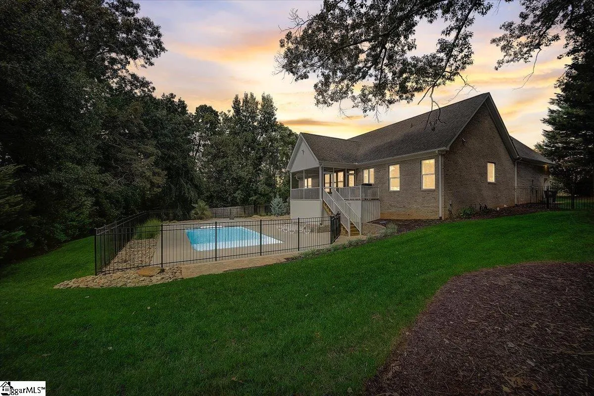 14 Darby Hill Lane