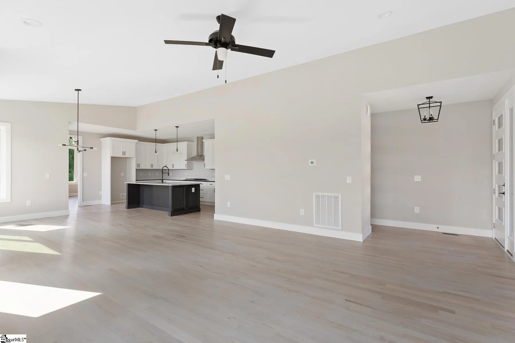 Property image 3 at 11 Village Crest Drive, Greenville, SC 29607