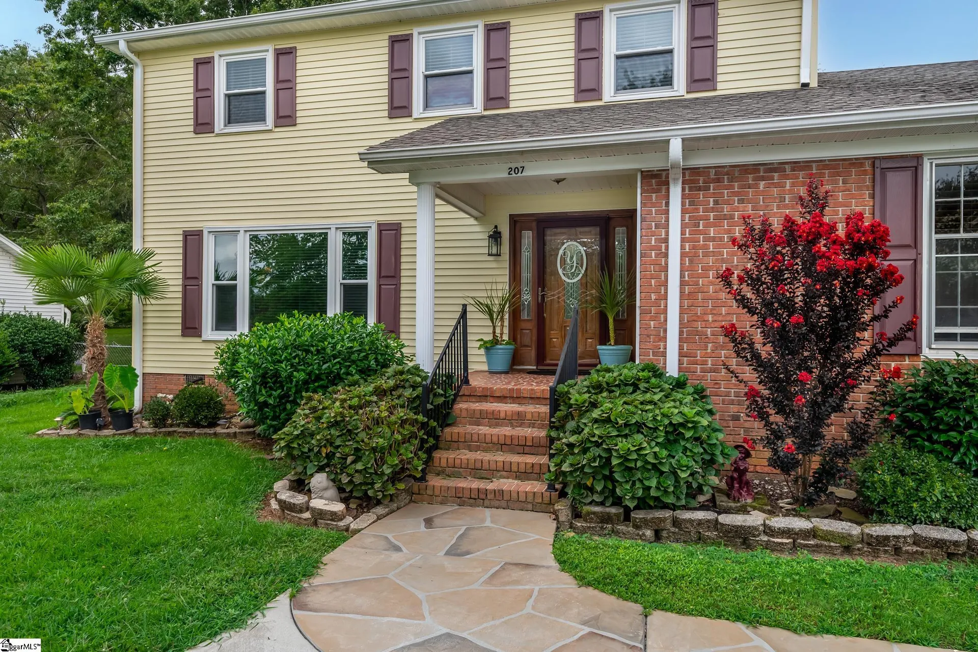 Property image 3 at 207 Hedgewood Terrace, Greer, SC 29650