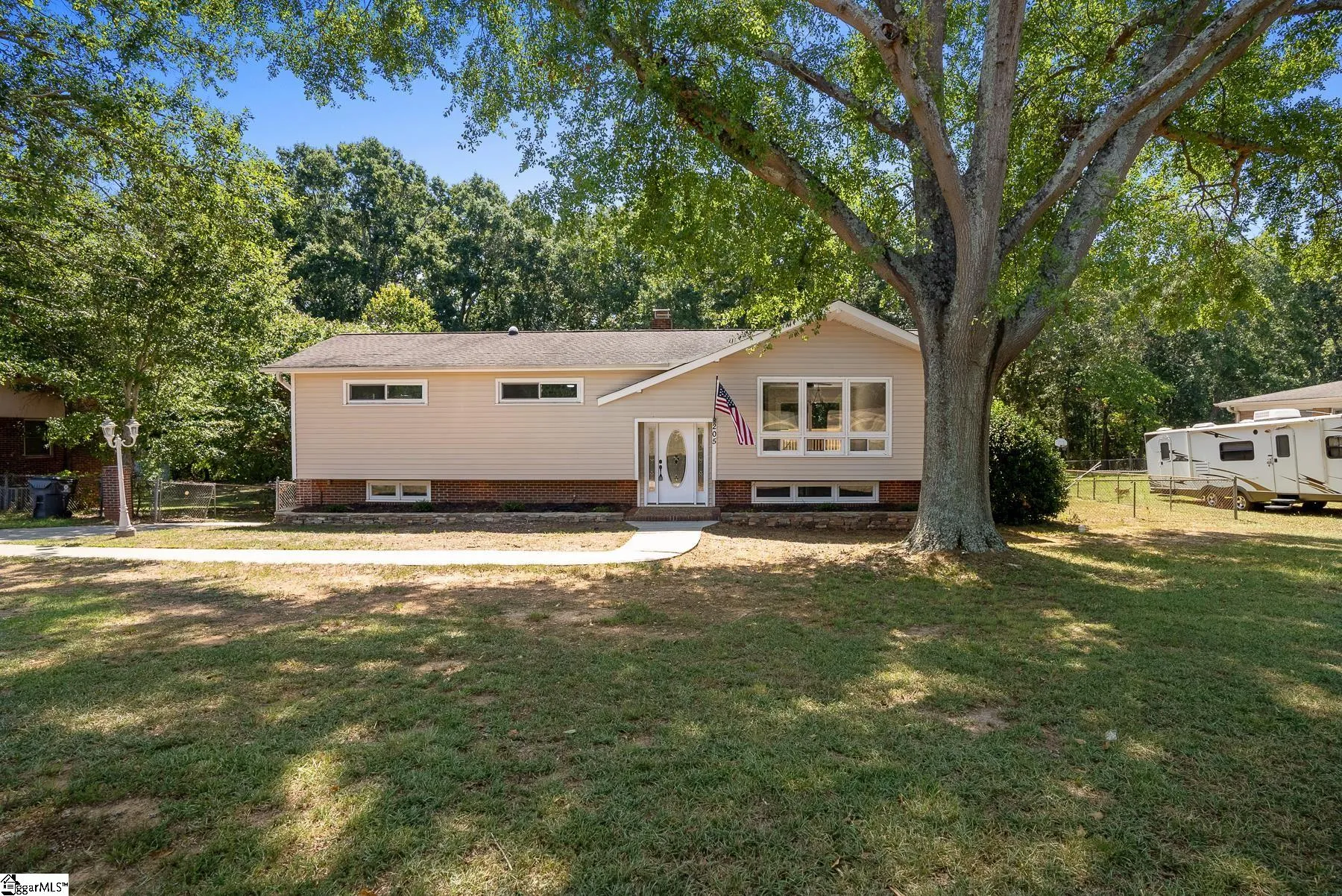 205 Highway 17
