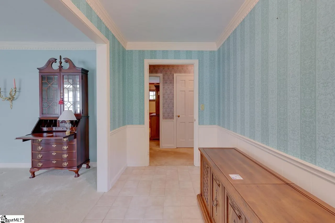 Property image 3 at 2 Rollingreen Road, Greenville, SC 29615