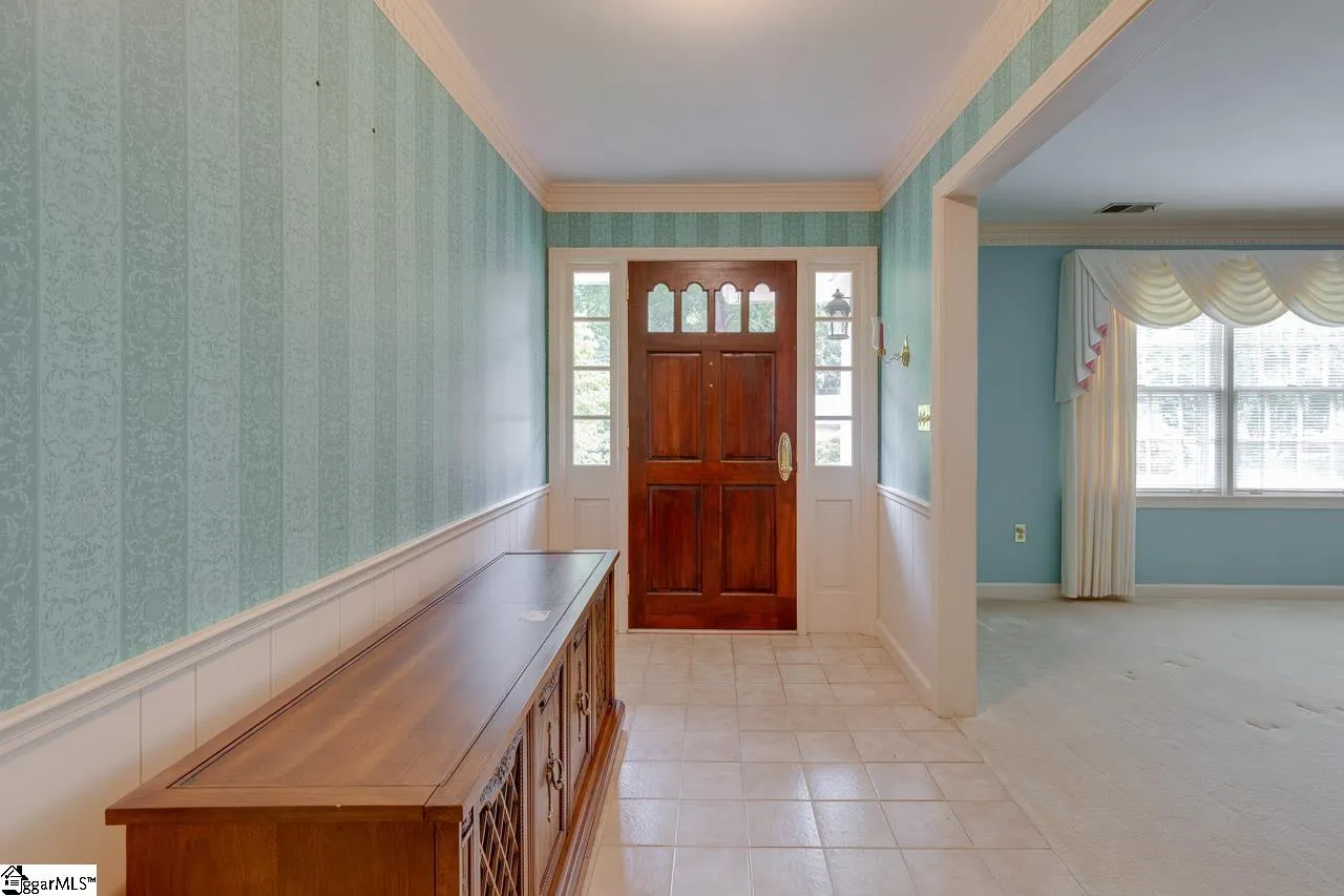 Property image 4 at 2 Rollingreen Road, Greenville, SC 29615
