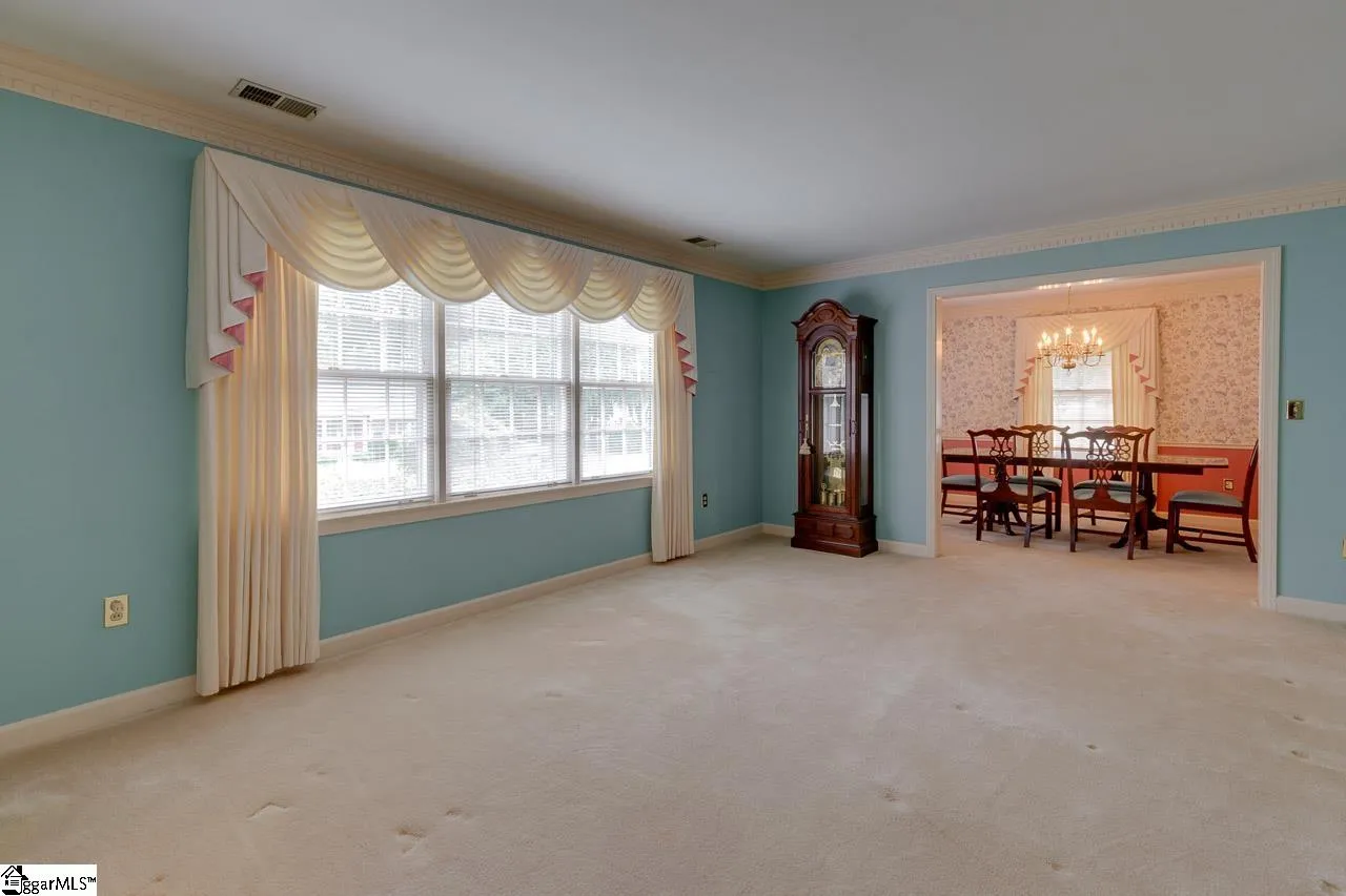 Property image 5 at 2 Rollingreen Road, Greenville, SC 29615