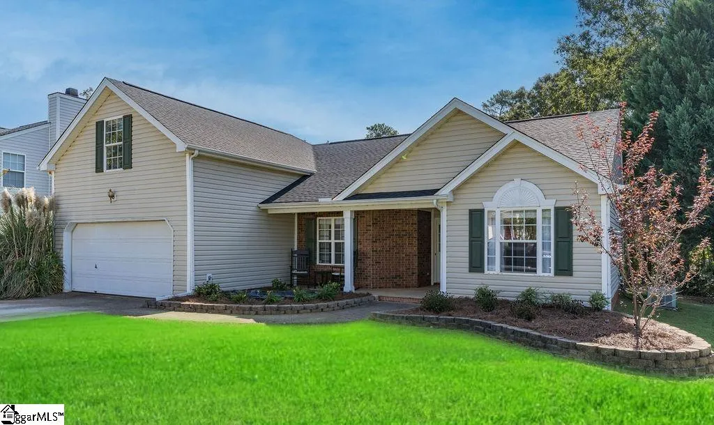 Property image 2 at 132 Bonnie Woods Drive, Greenville, SC 29605