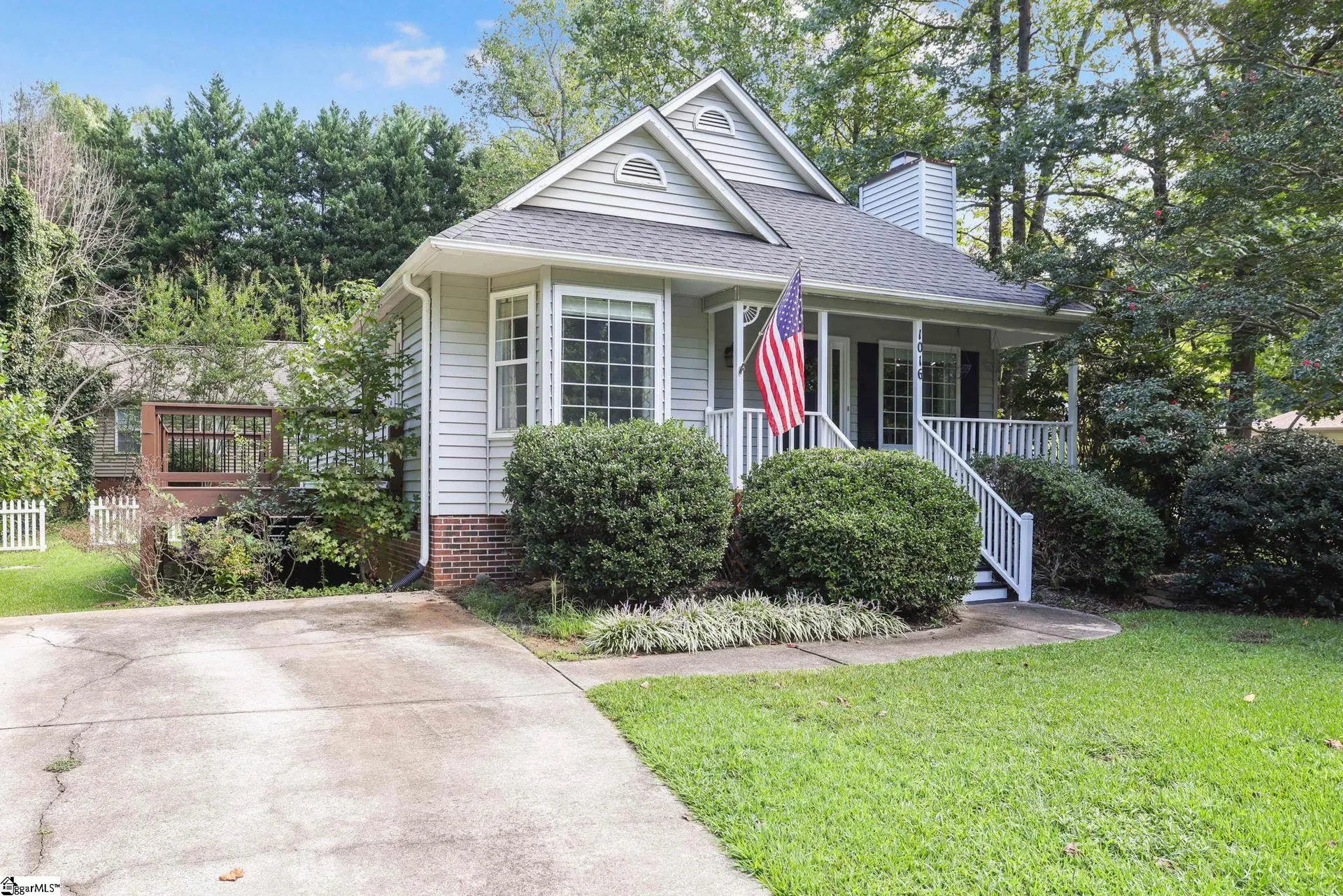 Property image 2 at 1016 Summit Drive, Greenville, SC 29609