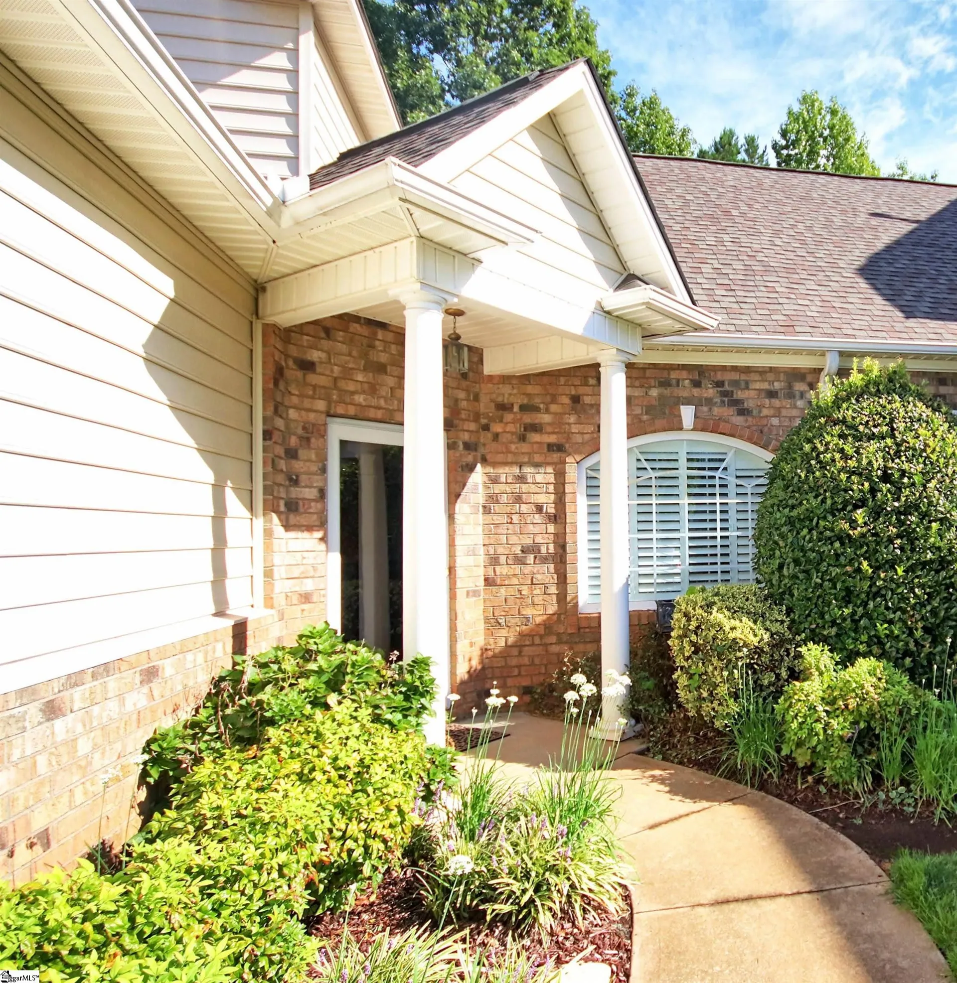 Property image 2 at 220 Stonecliff Way, Spartanburg, SC 29301