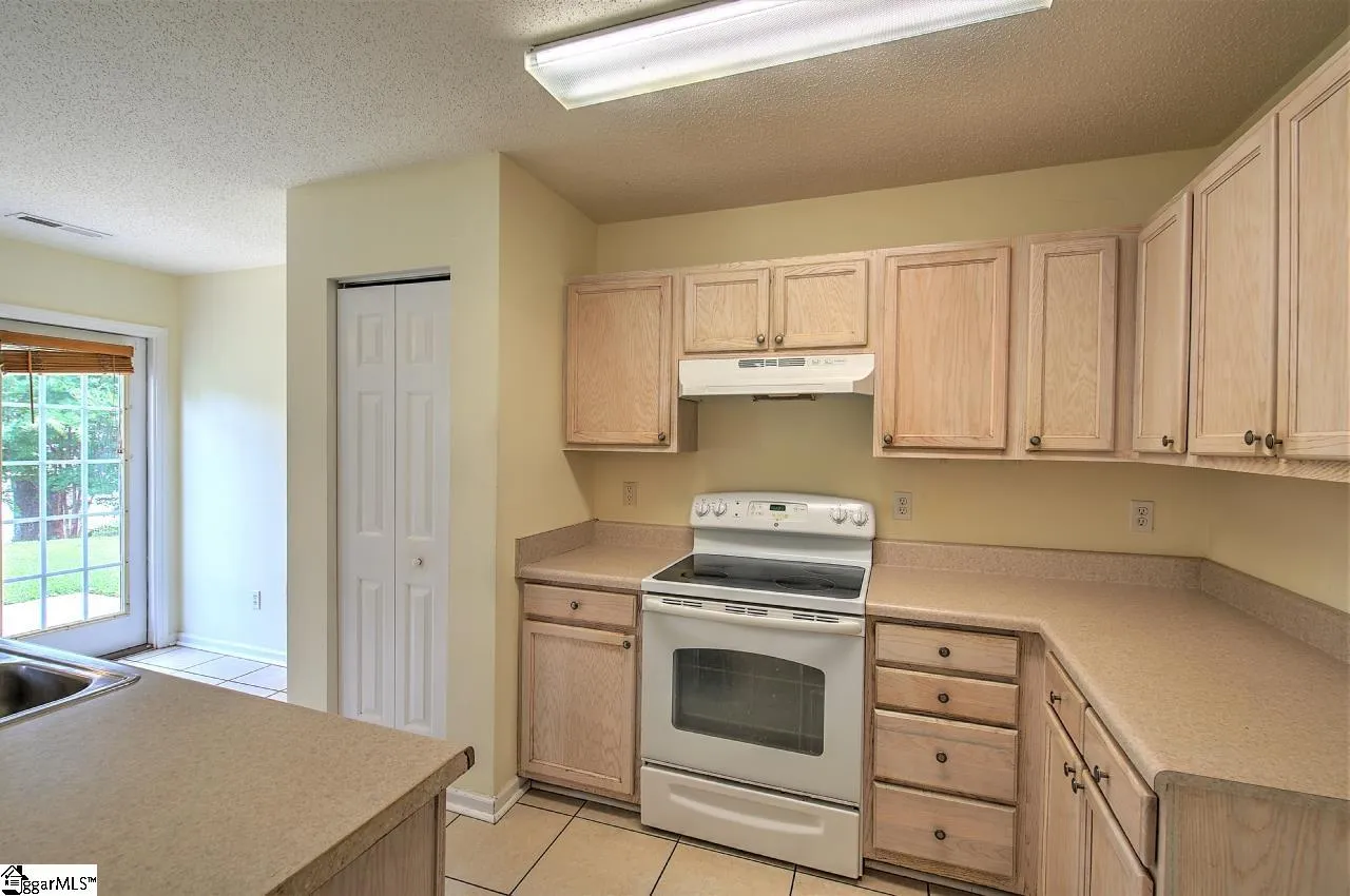 Property image 2 at 100 Fenway Lane, Greenville, SC 29605