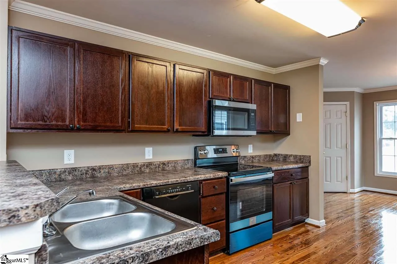 Property image 4 at 1138 E Lee Road, Taylors, SC 29687