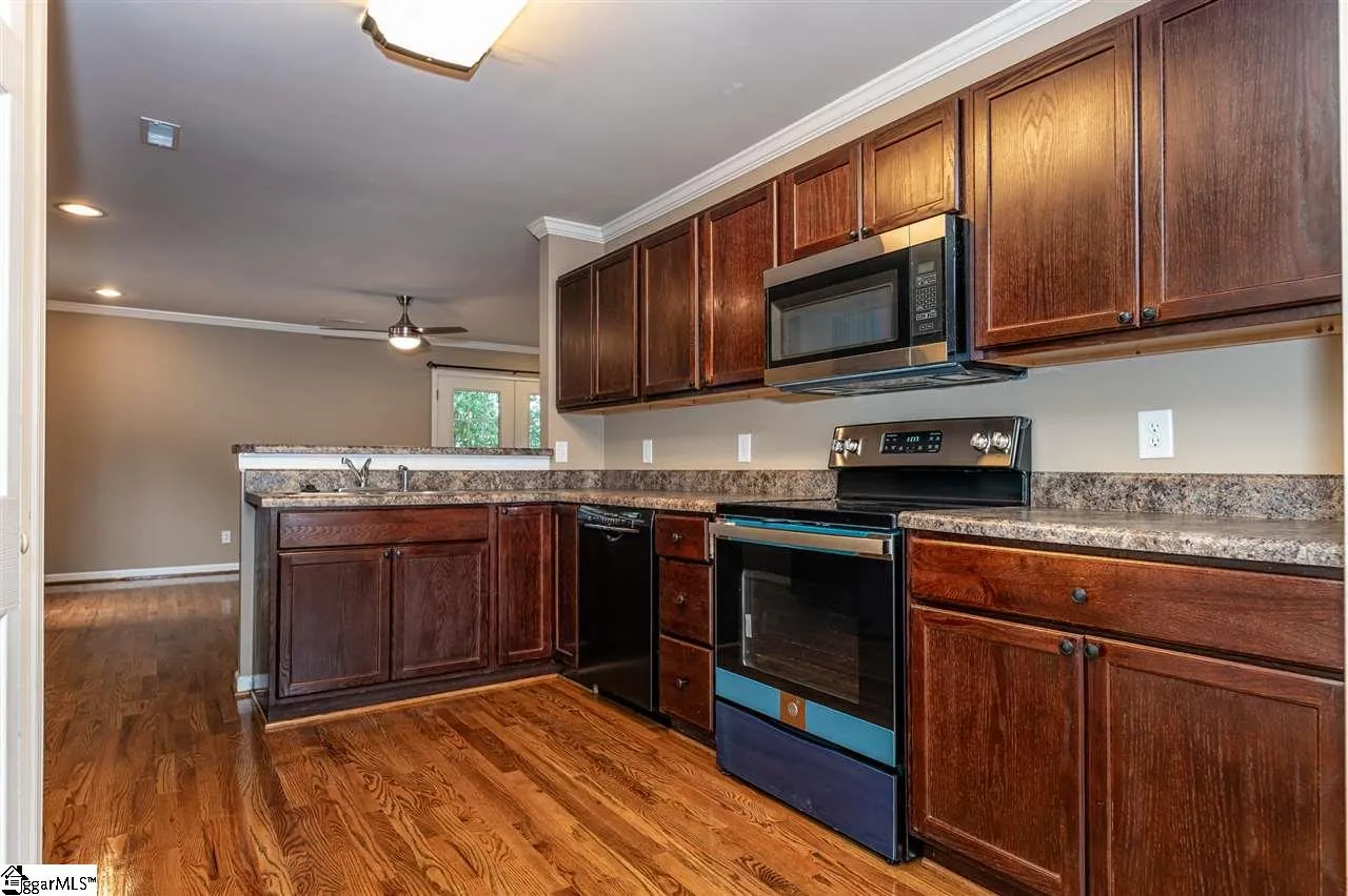 Property image 5 at 1138 E Lee Road, Taylors, SC 29687