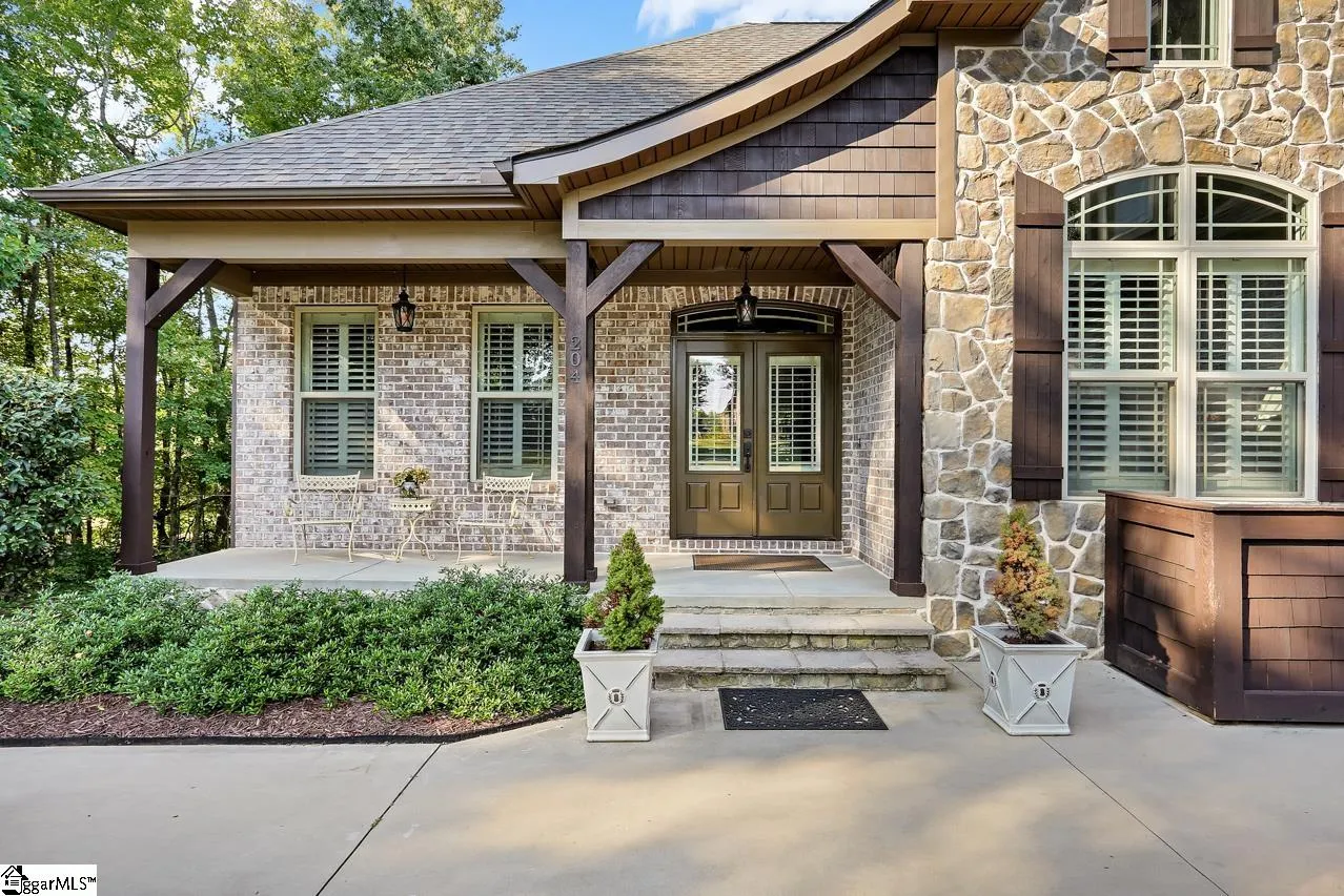 Property image 2 at 204 Eagles Nest Court, Taylors, SC 29687
