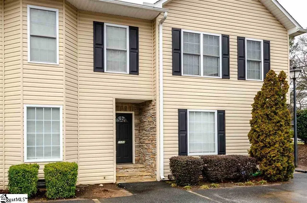 1122 E Lee Road