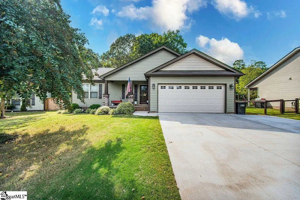 Property image 2 at 126 Thornberry Court, Simpsonville, SC 29680