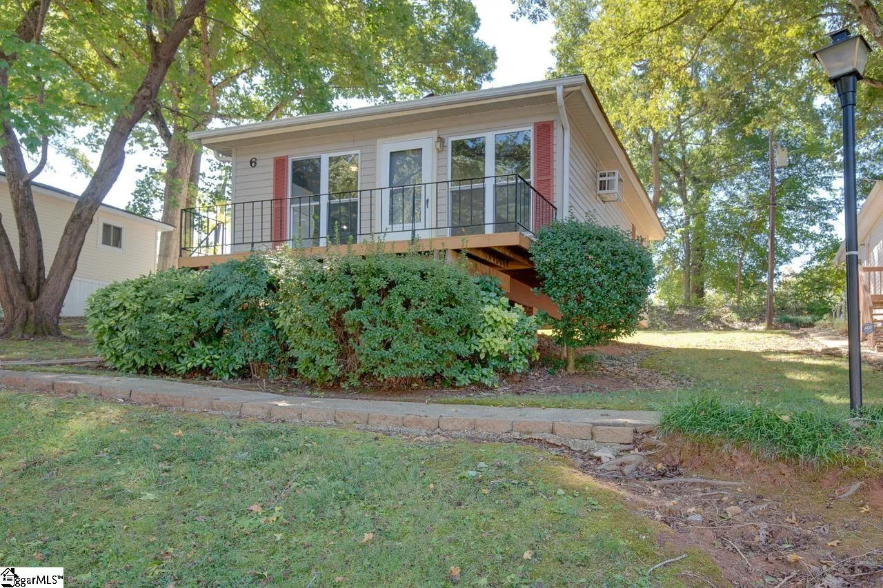 Property image 2 at 6 Kimbell Court, Greenville, SC 29617