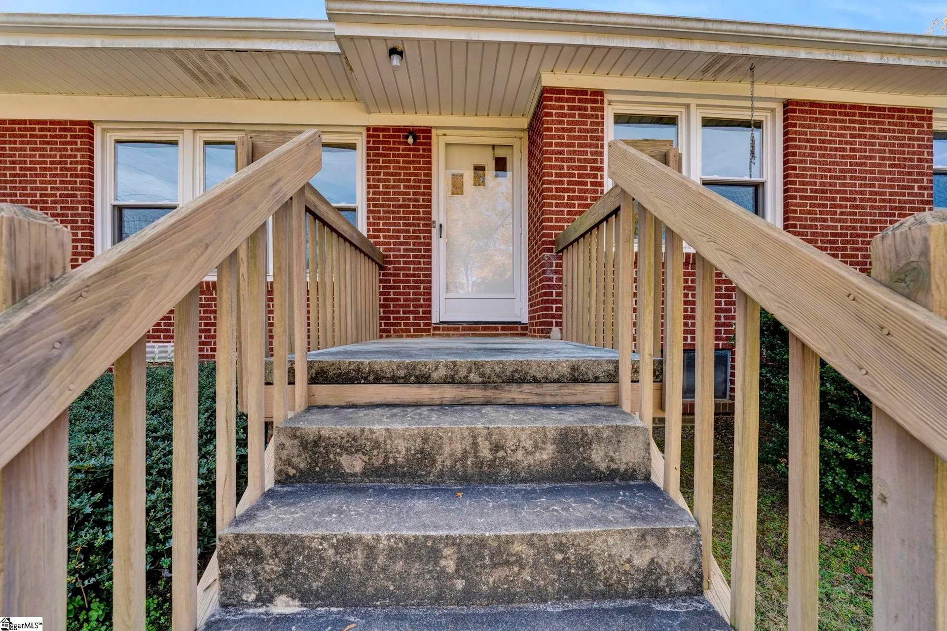 Property image 3 at 15 Blue Mountain Drive, Greenville, SC 29617-1301