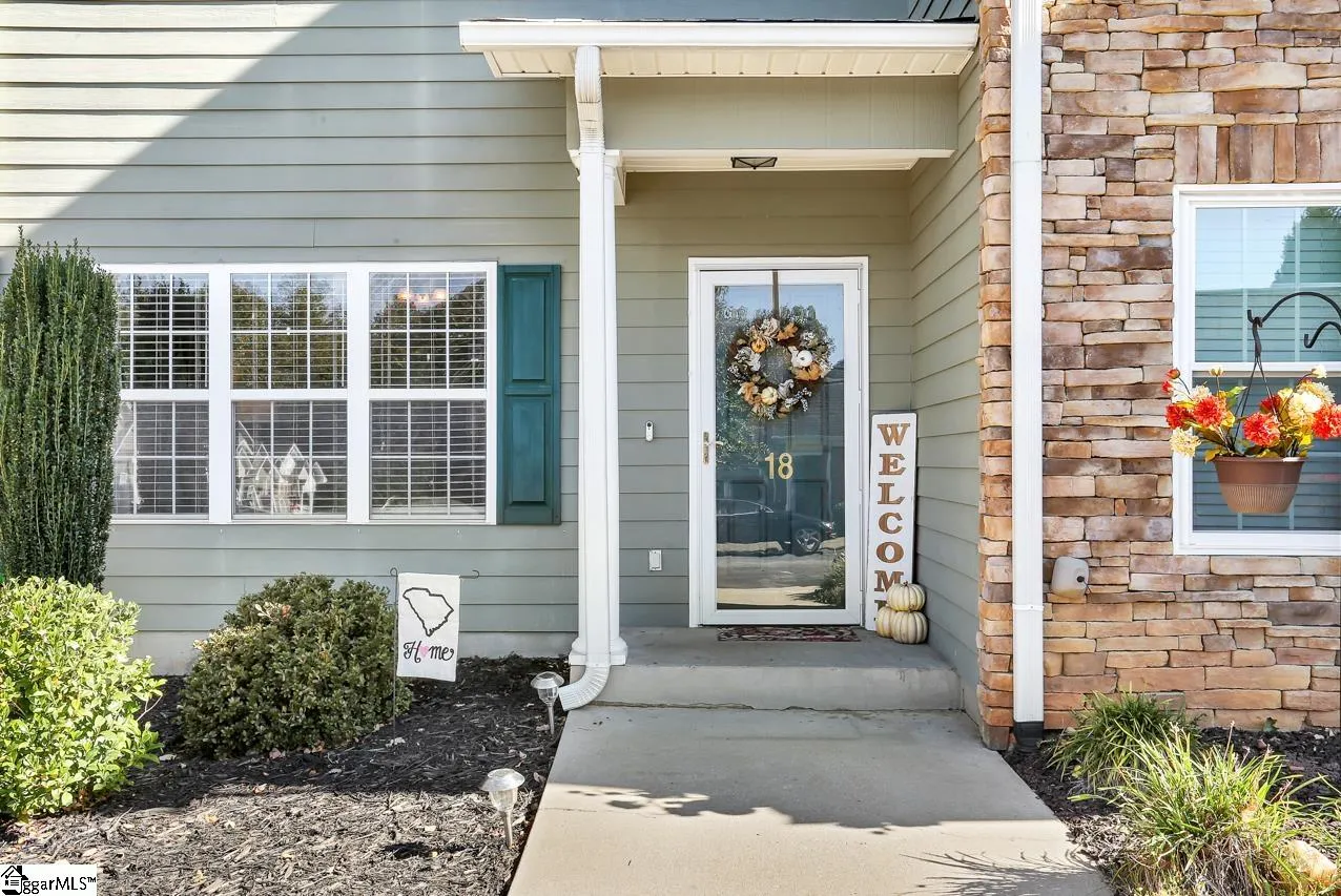 Property image 2 at 18 Rock Garden Lane, Greenville, SC 29609