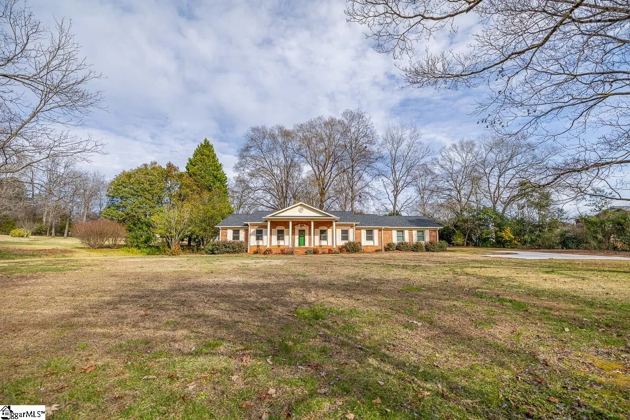 Property image 2 at 302 Driftwood Drive, Piedmont, SC 29673