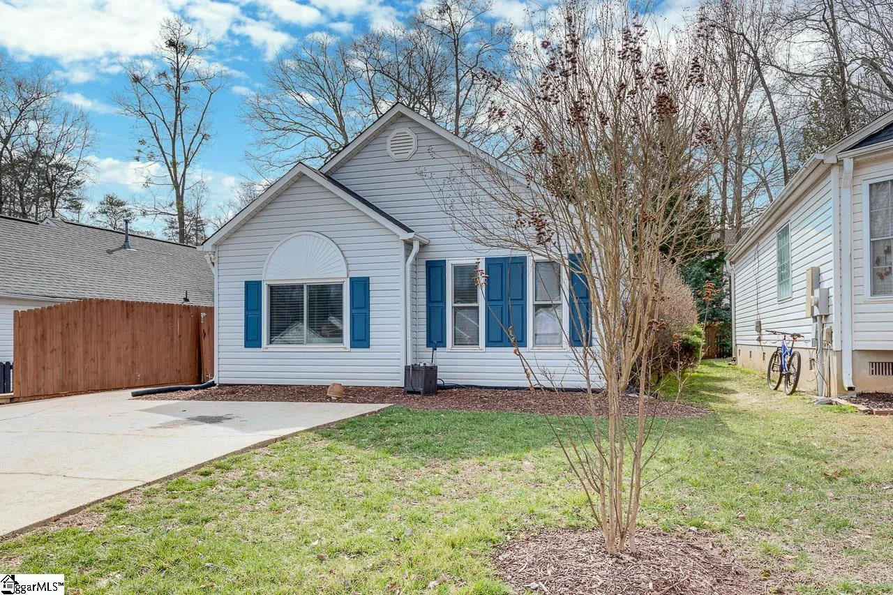 Property image 2 at 20 Lantern Lane, Greer, SC 29651