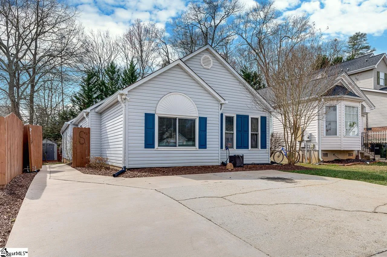Property image 3 at 20 Lantern Lane, Greer, SC 29651