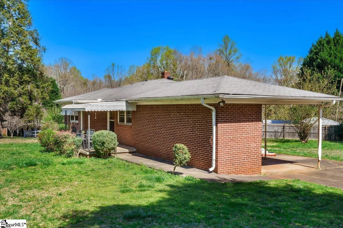 Property image 2 at 200 Orchid Drive, Greenville, SC 29617-2327